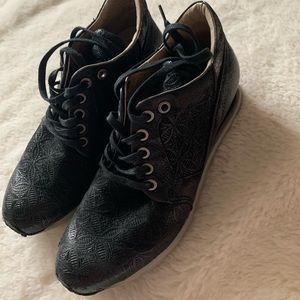 Miz Mooz Sneakers